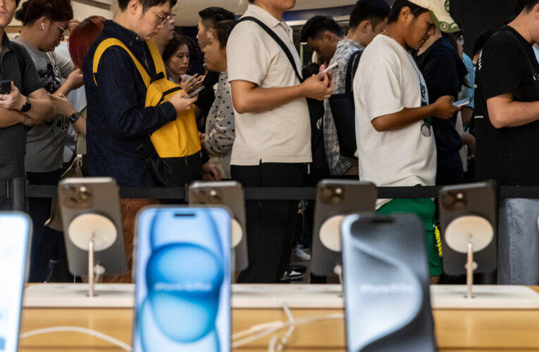 Apple’s Alibaba A.I. Deal Provokes Washington’s Resistance
