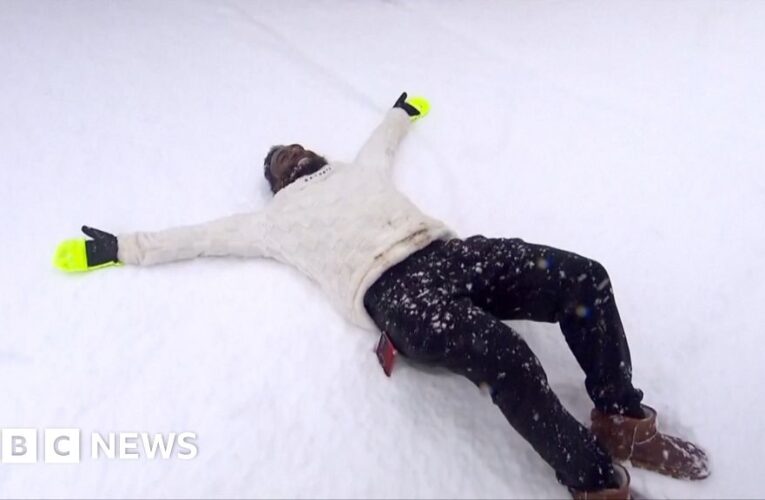 Watch: Australians play in snowy winter wonderland
