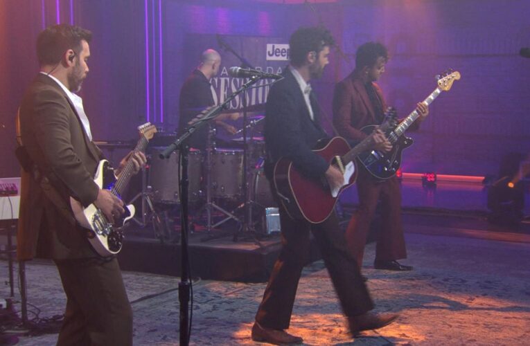 Saturday Sessions: Lord Huron performs "Watch Me Go"