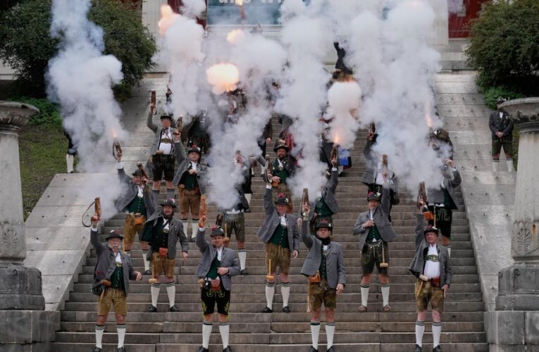 Oktoberfest ends Sunday with the traditional Bavarian salute
