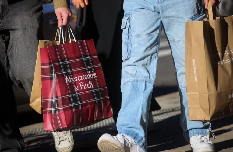 Tips to stretch your dollar this holiday season