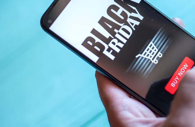 Shopping on Black Friday? Here's how to avoid online scams.